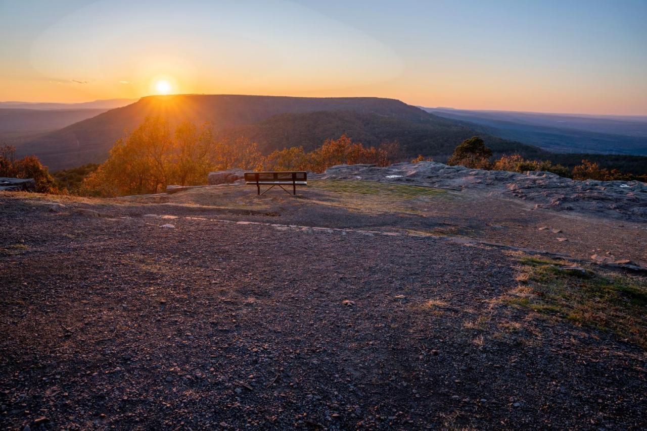 Nebo'S Foot, Hiking And Biking Escape With Game Shed Vila Dardanelle Exterior foto